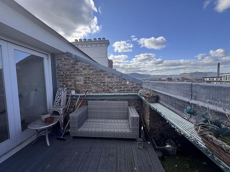 Apt 5, 13 Wellington Park