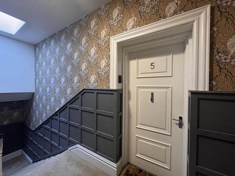 Apt 5, 13 Wellington Park