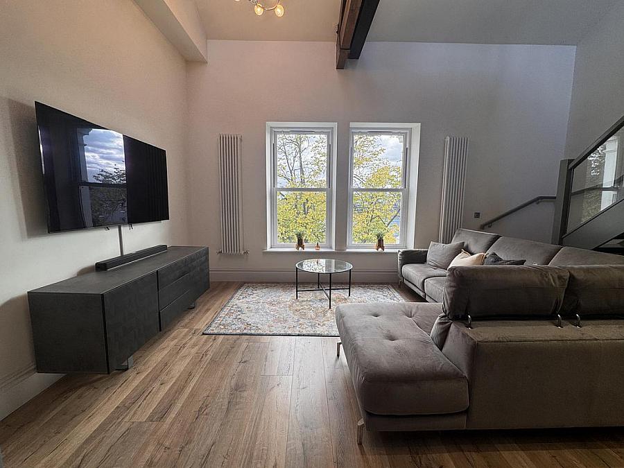 Apt 5, 13 Wellington Park