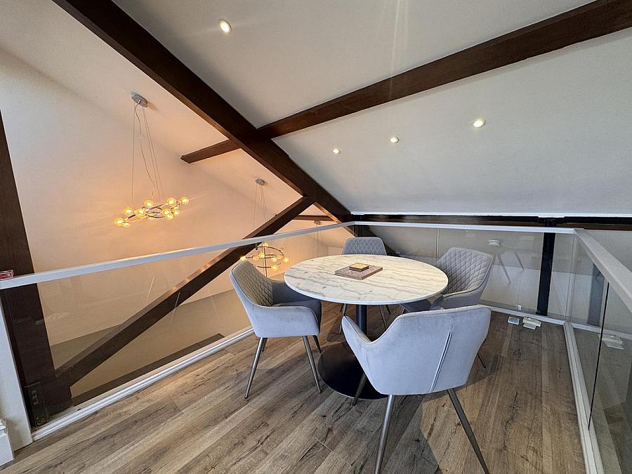 Apt 5, 13 Wellington Park