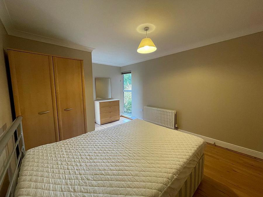 Apt 7, 1 Deramore Park South