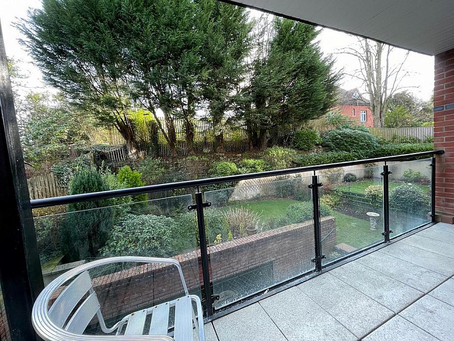 Apt 7, 1 Deramore Park South