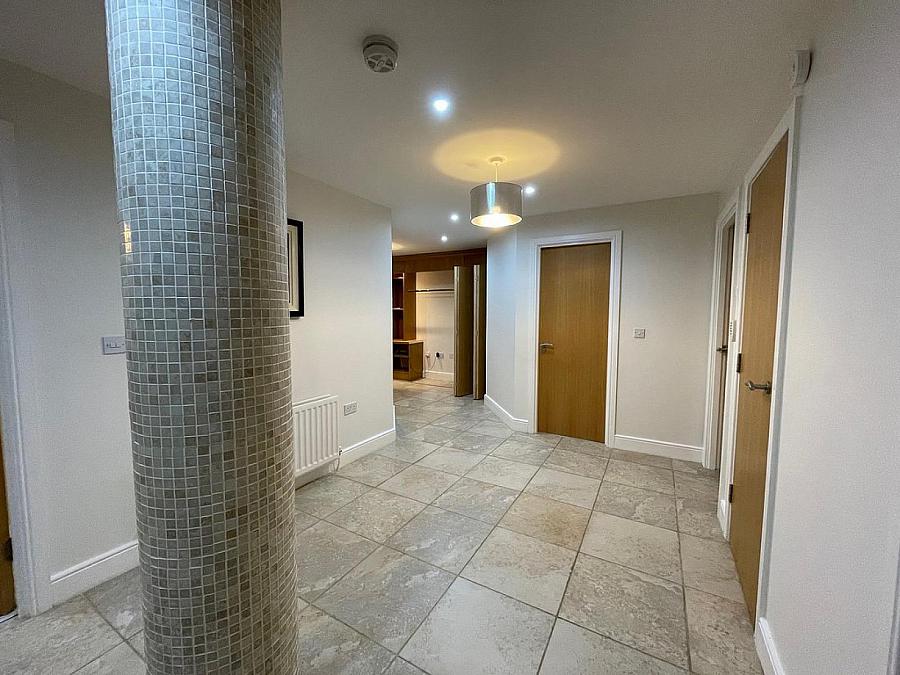 Apt 7, 1 Deramore Park South