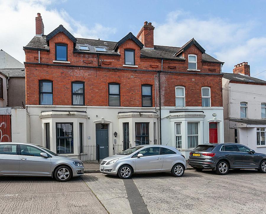 2 Surrey Street