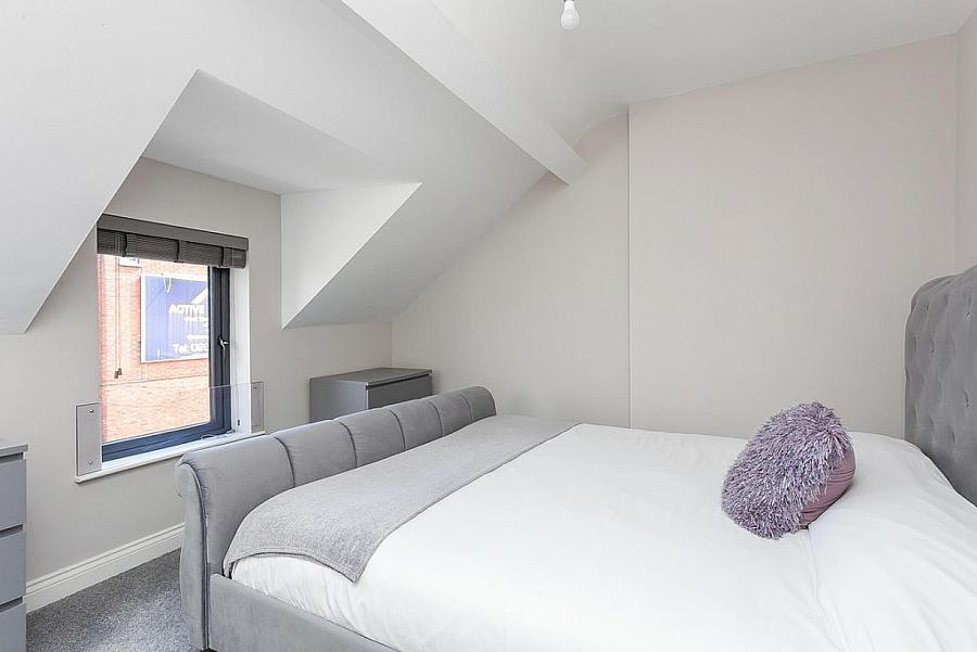 Flat C, 2 Surrey Street