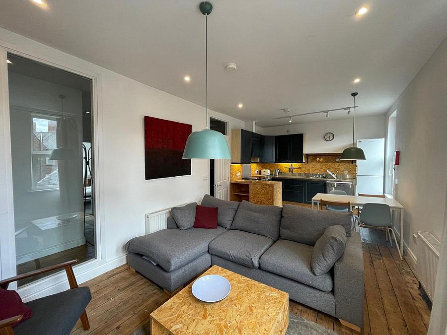 14c Lisburn Road