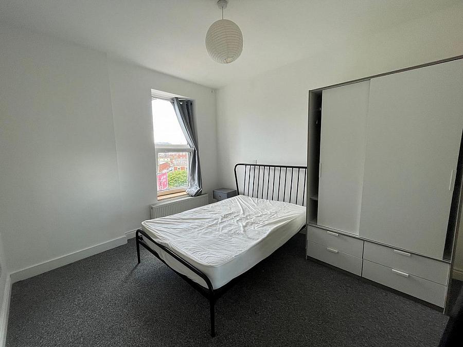 14c Lisburn Road