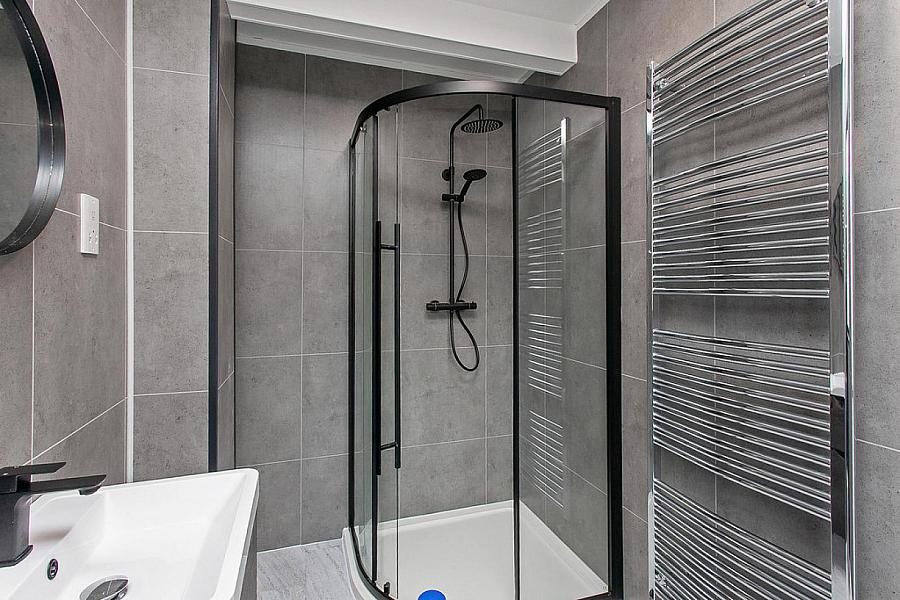 21 Bloomfield Street