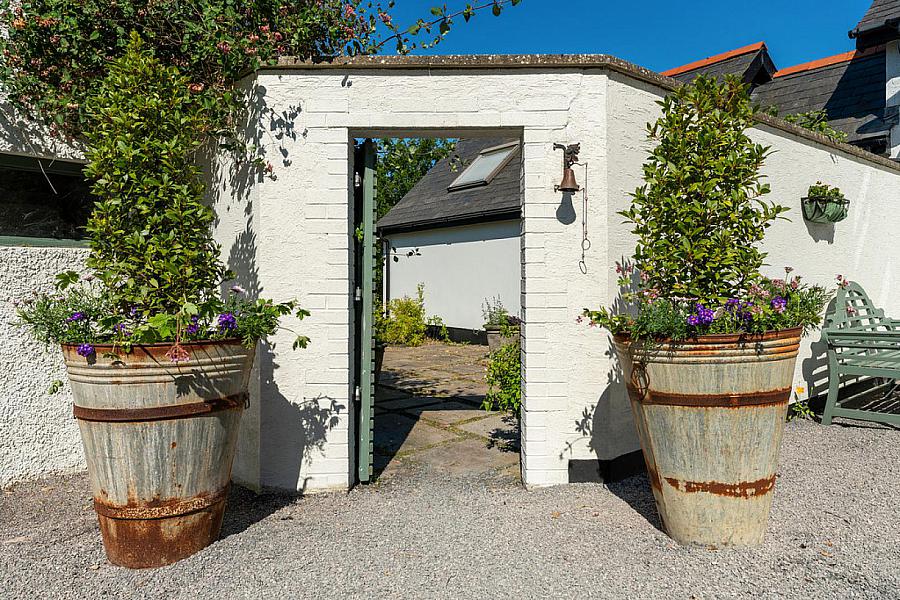 29 Manse Road