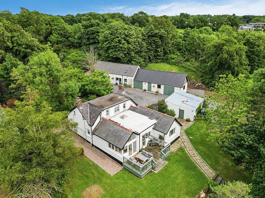29 Manse Road
