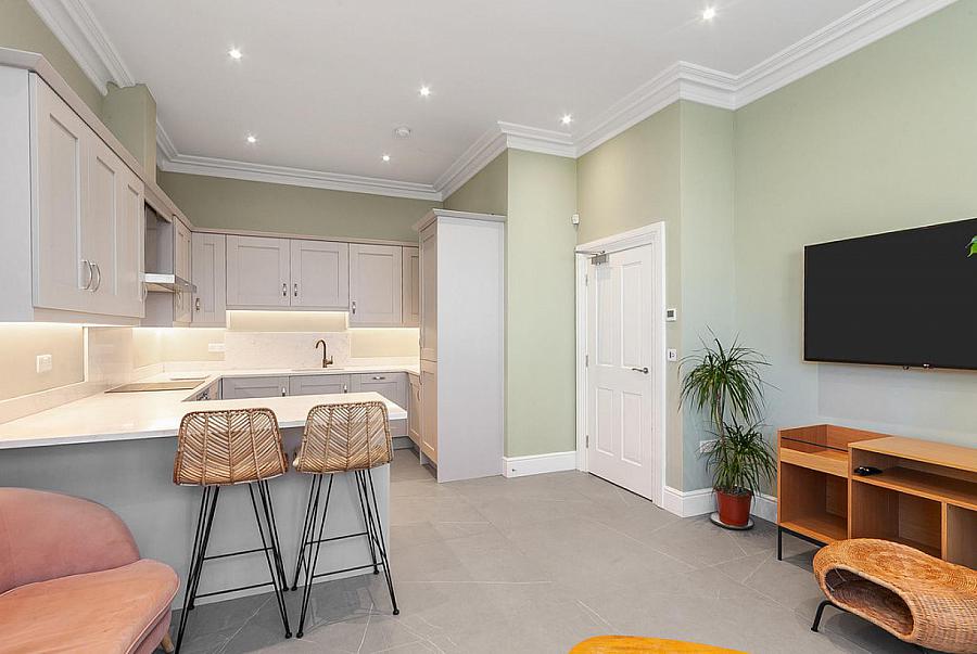 Flat 3 Furnisher House, 19 Windsor Avenue