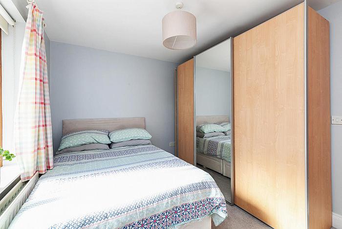 Apt 35 2 Annadale Square