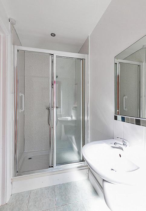Apt 35 2 Annadale Square