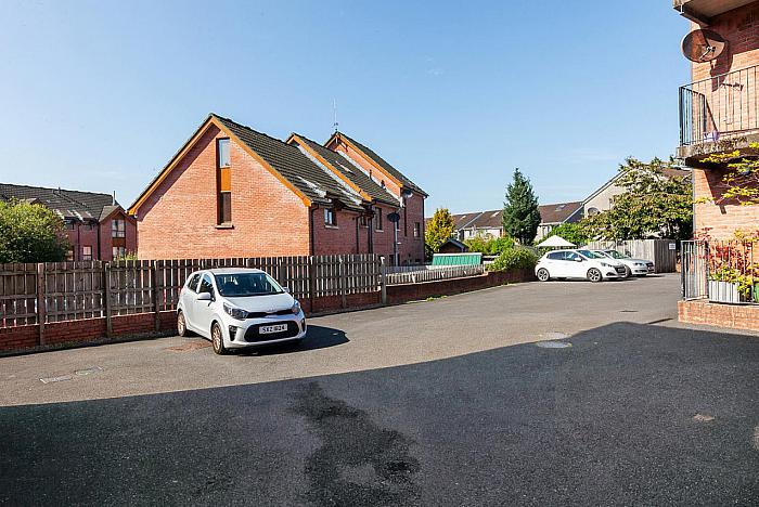 Apt 35 2 Annadale Square