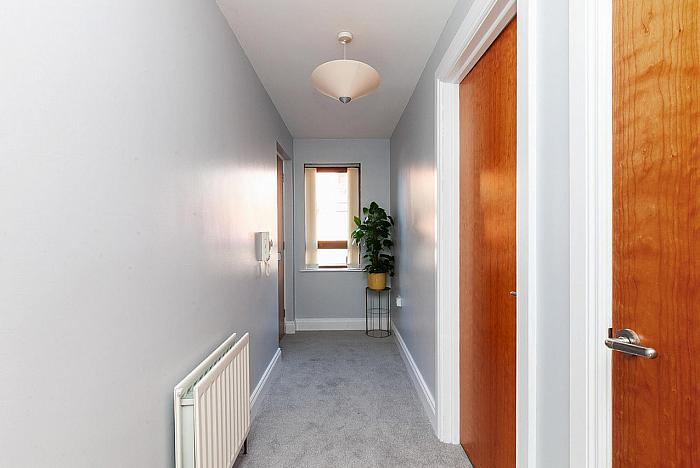 Apt 35 2 Annadale Square