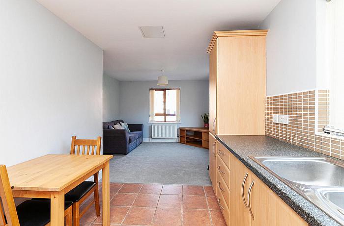 Apt 35 2 Annadale Square
