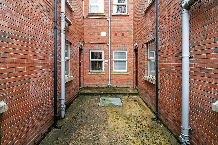 Apt 1, 97 Eglantine Avenue