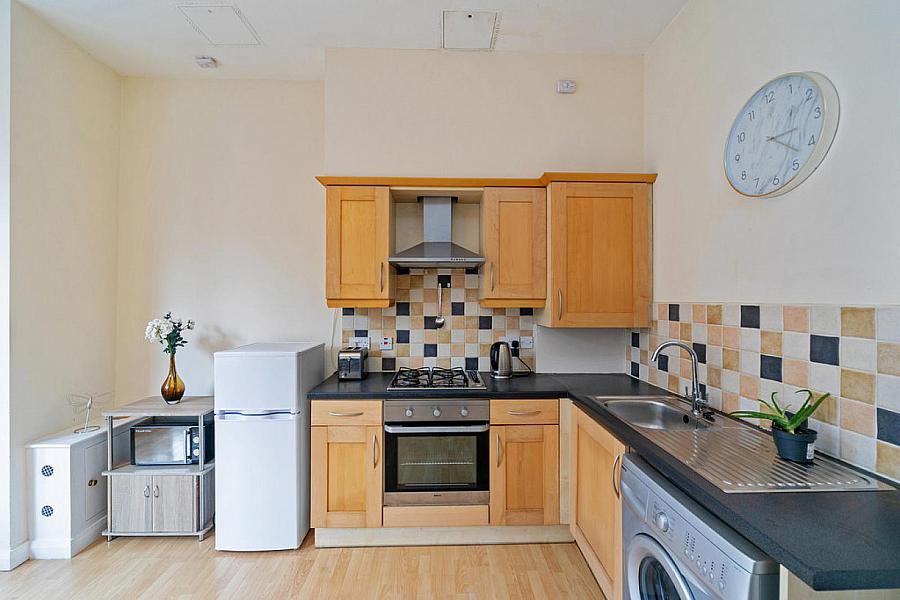 Apt 1, 97 Eglantine Avenue
