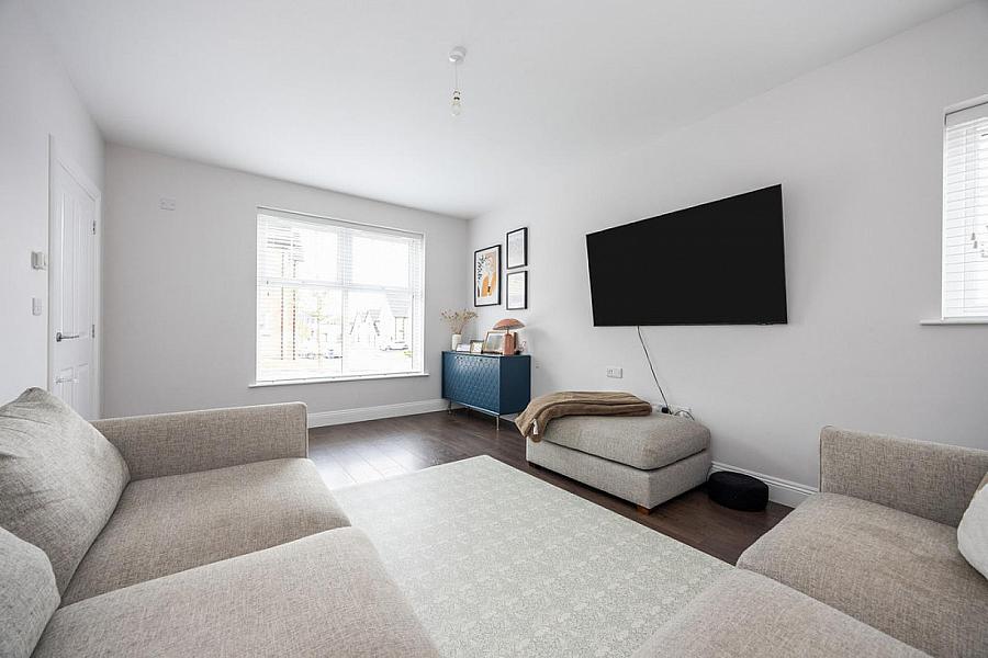 37 Sir Richard Wallace Crescent