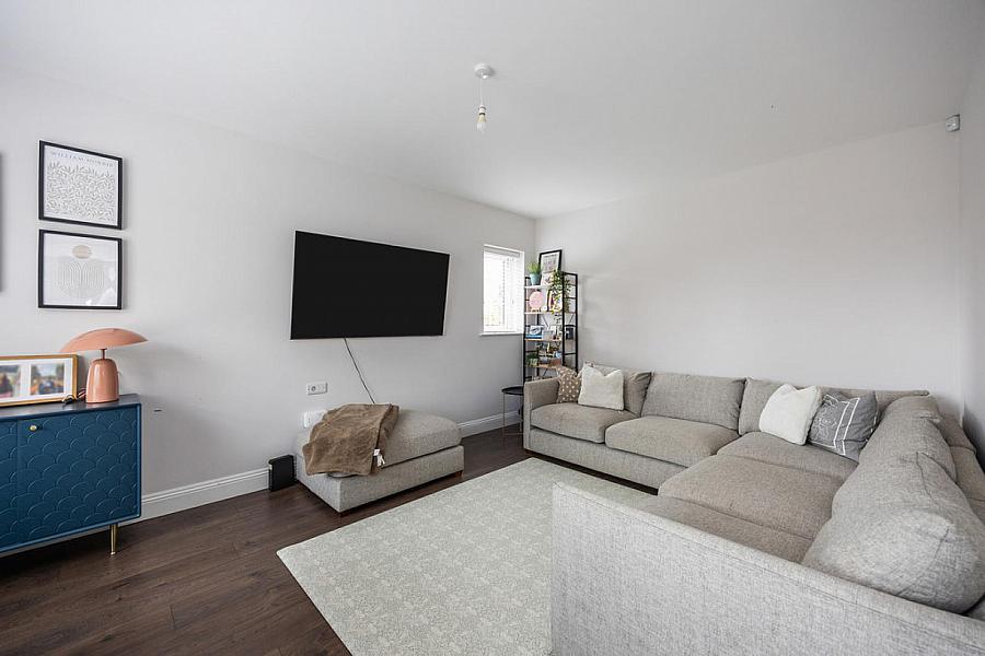 37 Sir Richard Wallace Crescent