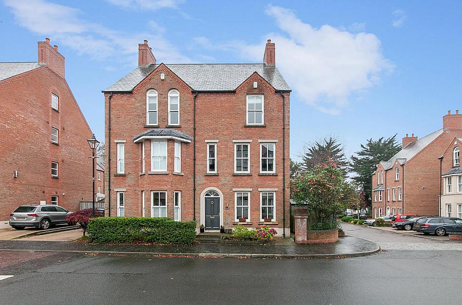 9 Danesfort Park South