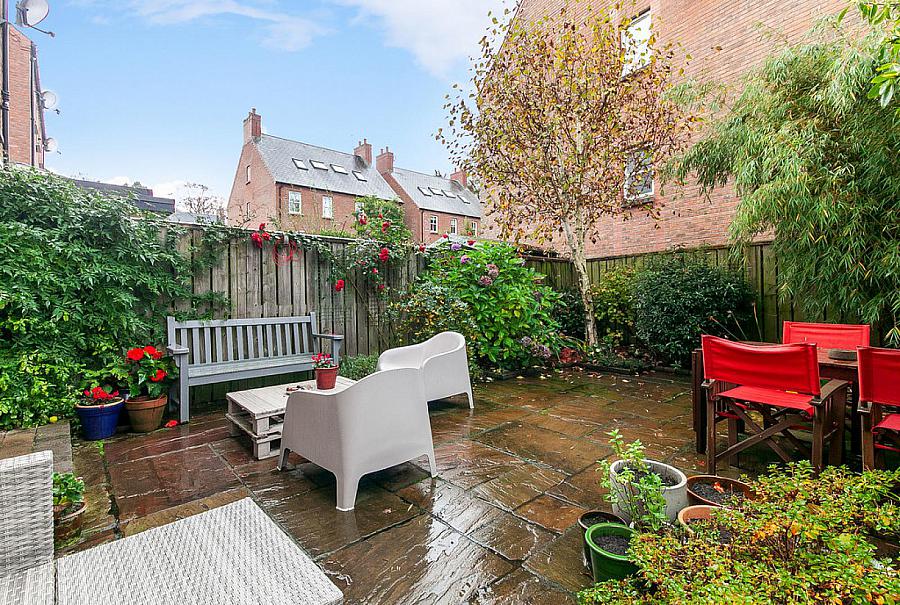 9 Danesfort Park South
