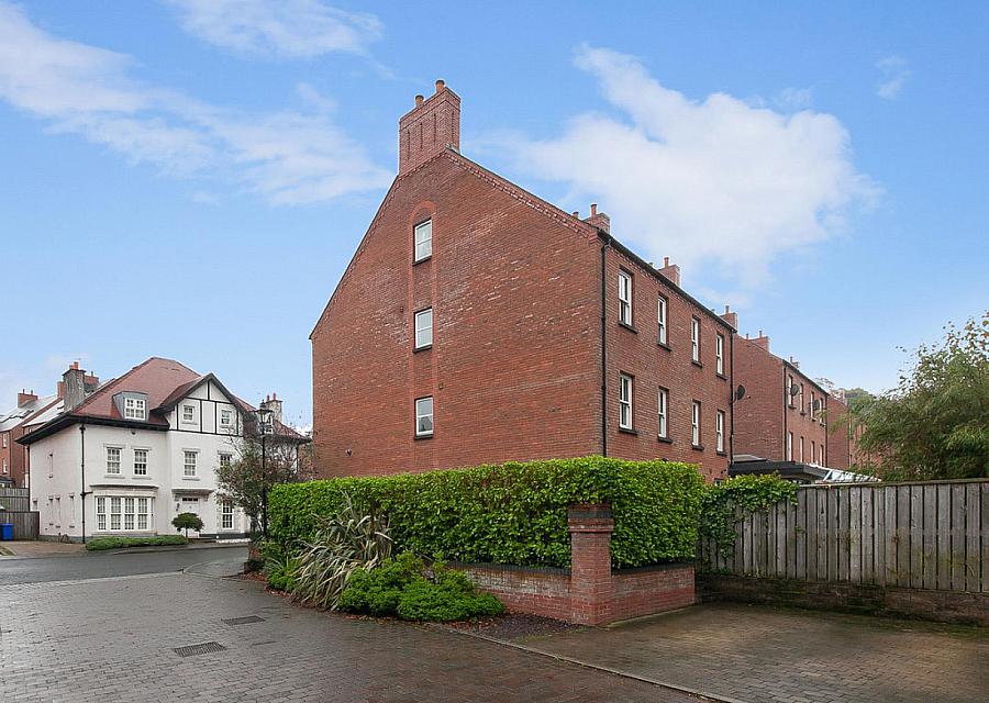 9 Danesfort Park South