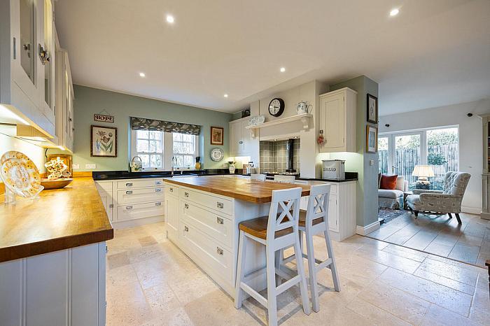 10 Eglantine Demesne Road