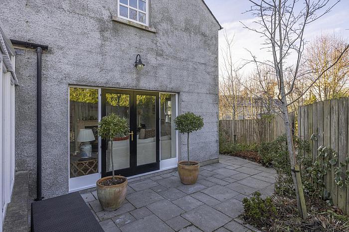 10 Eglantine Demesne Road