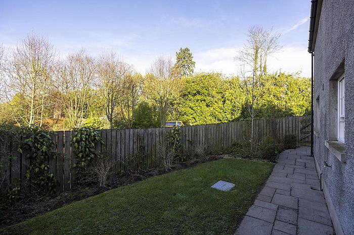 10 Eglantine Demesne Road