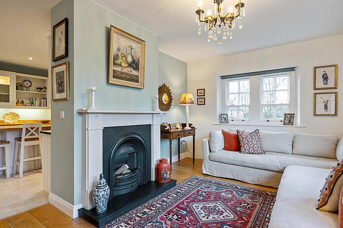 10 Eglantine Demesne Road