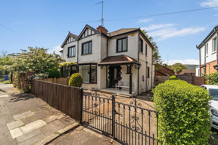 4 Balmoral Gardens