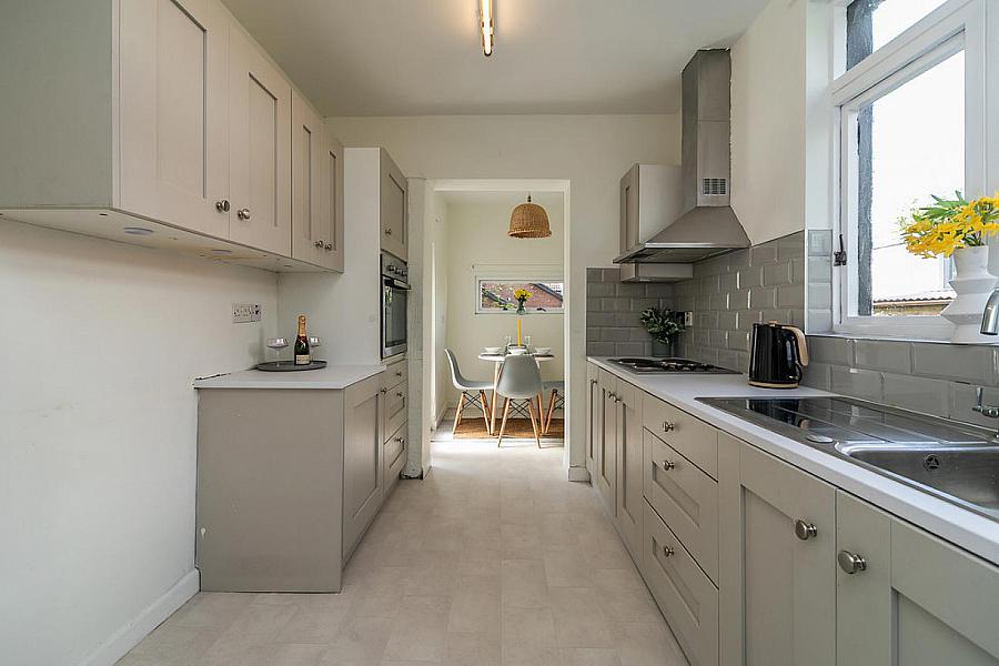 4 Balmoral Gardens