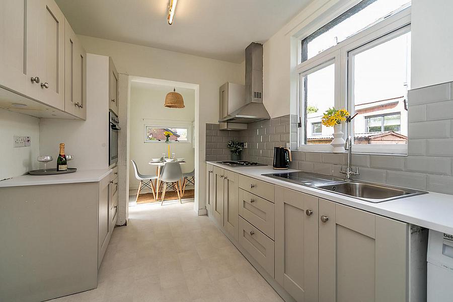 4 Balmoral Gardens