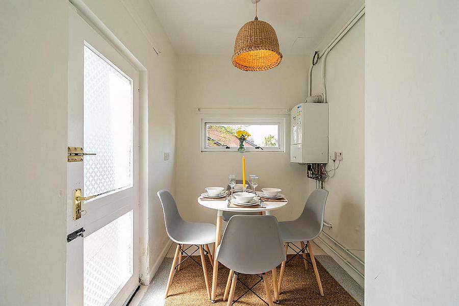4 Balmoral Gardens