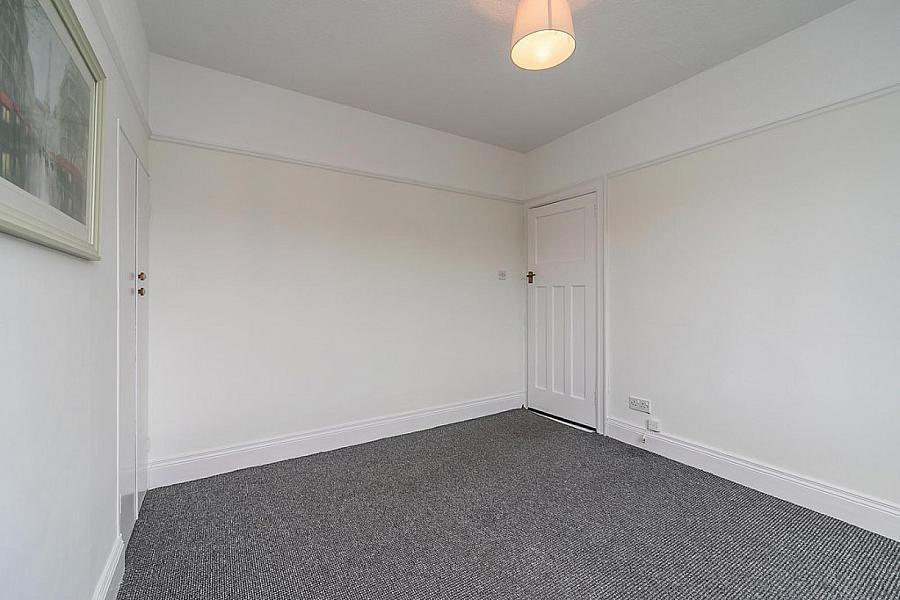 4 Balmoral Gardens