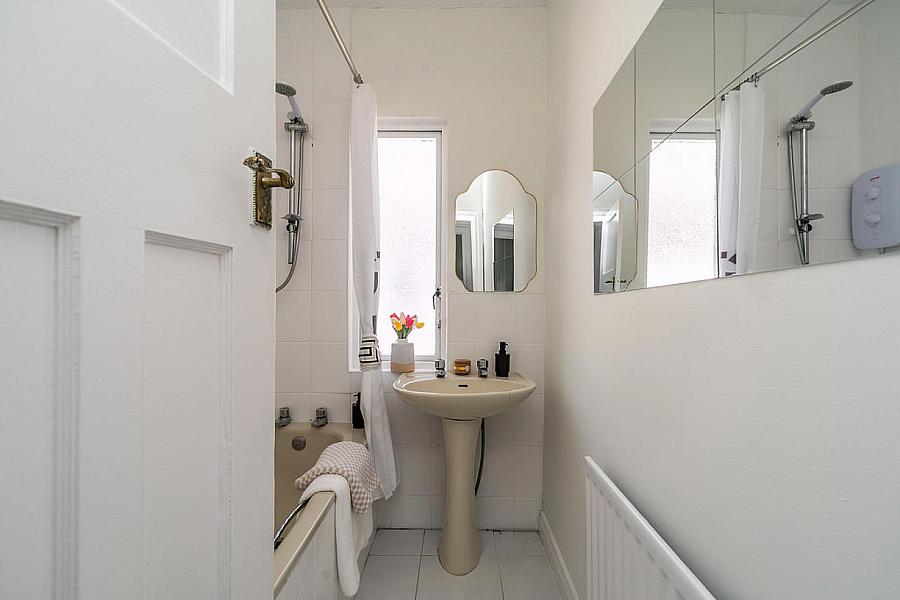 4 Balmoral Gardens
