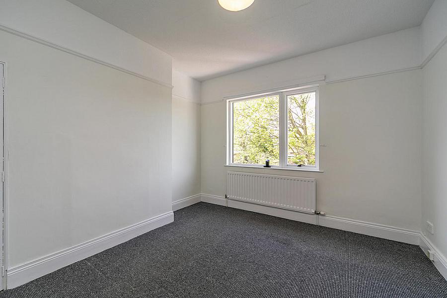 4 Balmoral Gardens