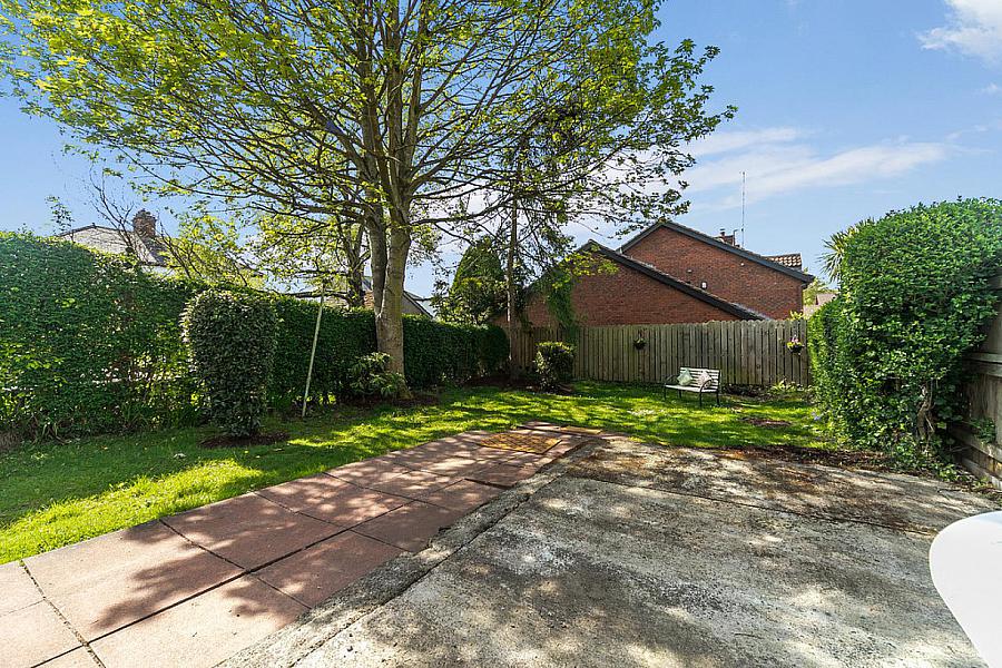 4 Balmoral Gardens