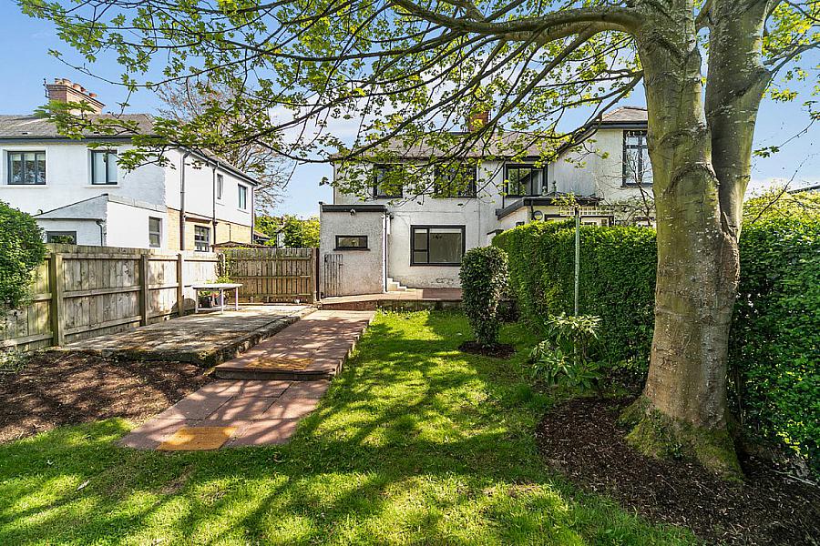 4 Balmoral Gardens
