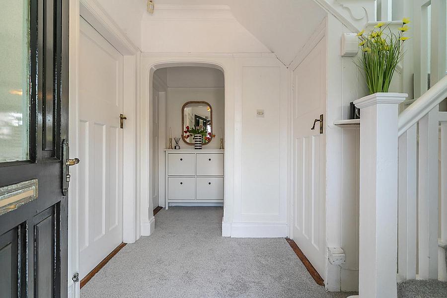 4 Balmoral Gardens