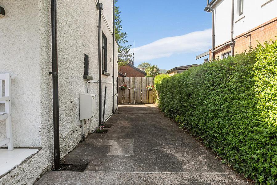 4 Balmoral Gardens