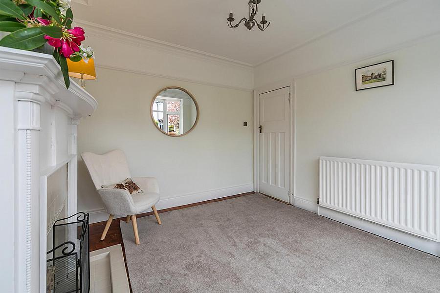 4 Balmoral Gardens