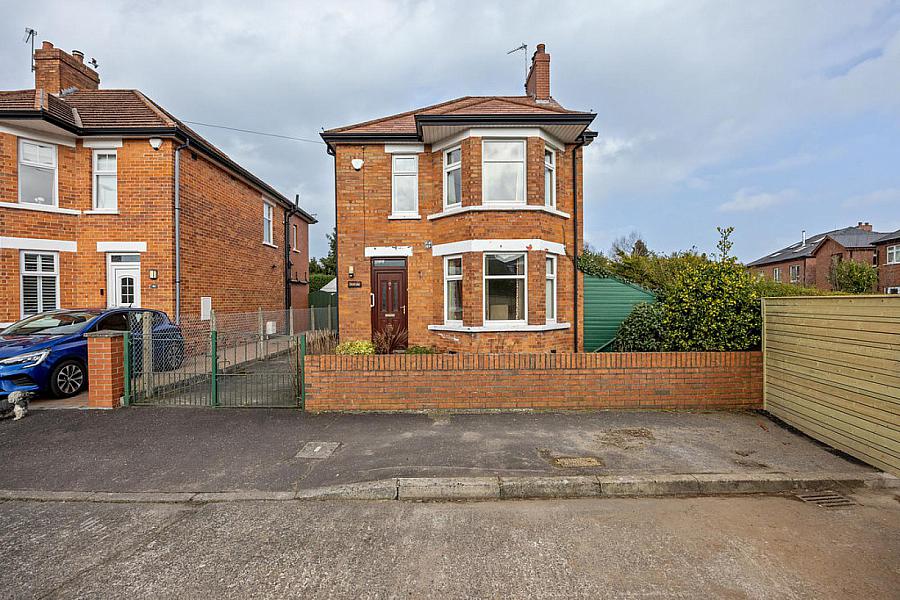 48 Cheltenham Park