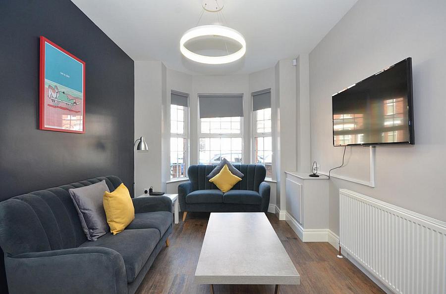 22 St Ives Gardens