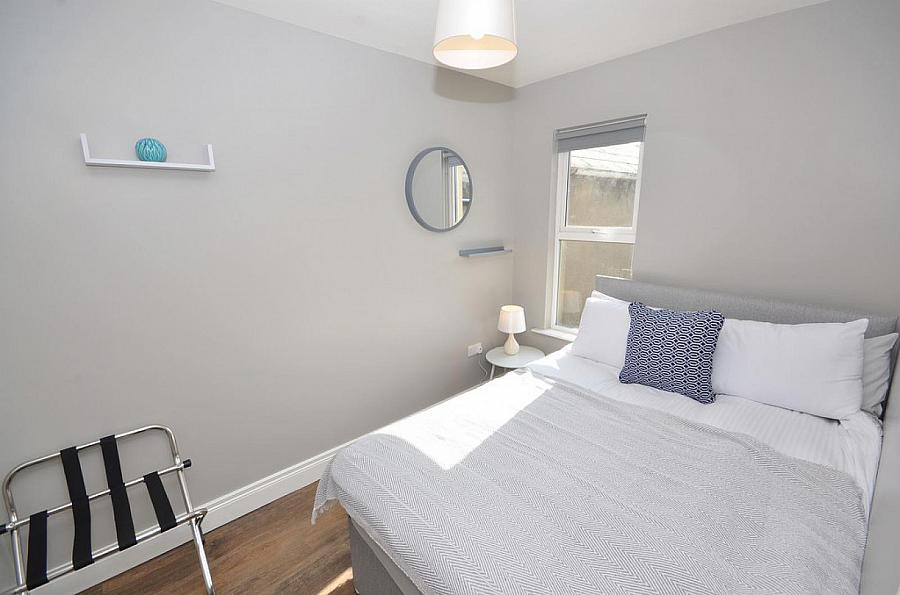 22 St Ives Gardens