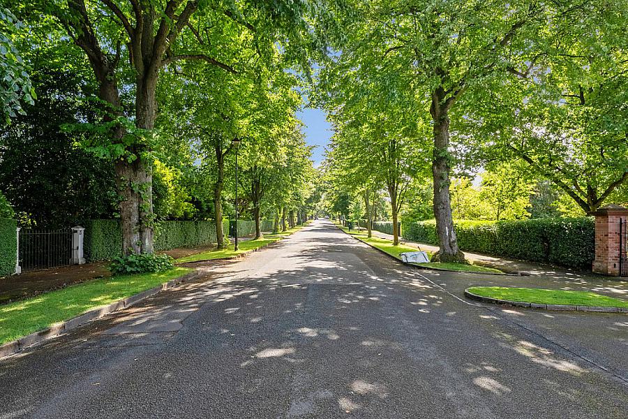 1a Malone Park