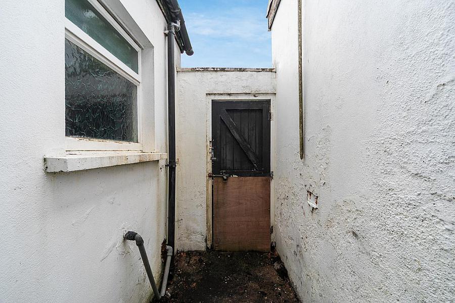 93 Edenderry Village