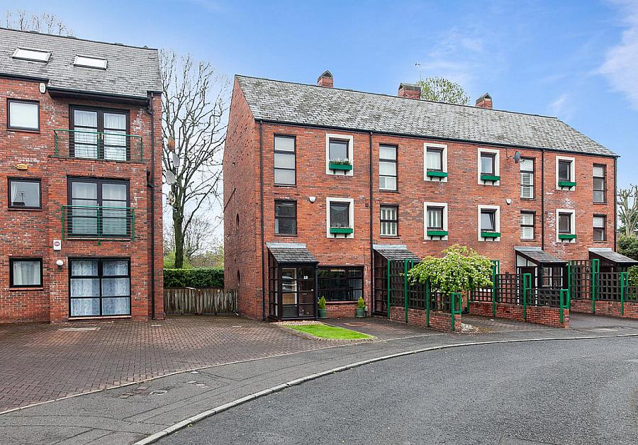 12 Malone Manor