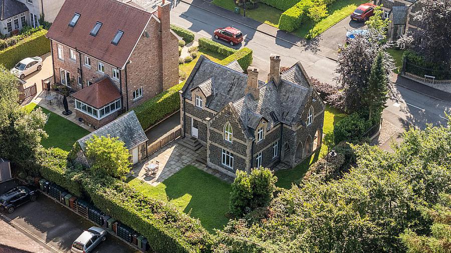 1 Governors Gate